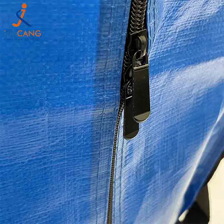 کیسه های بزرگ در حال حرکت